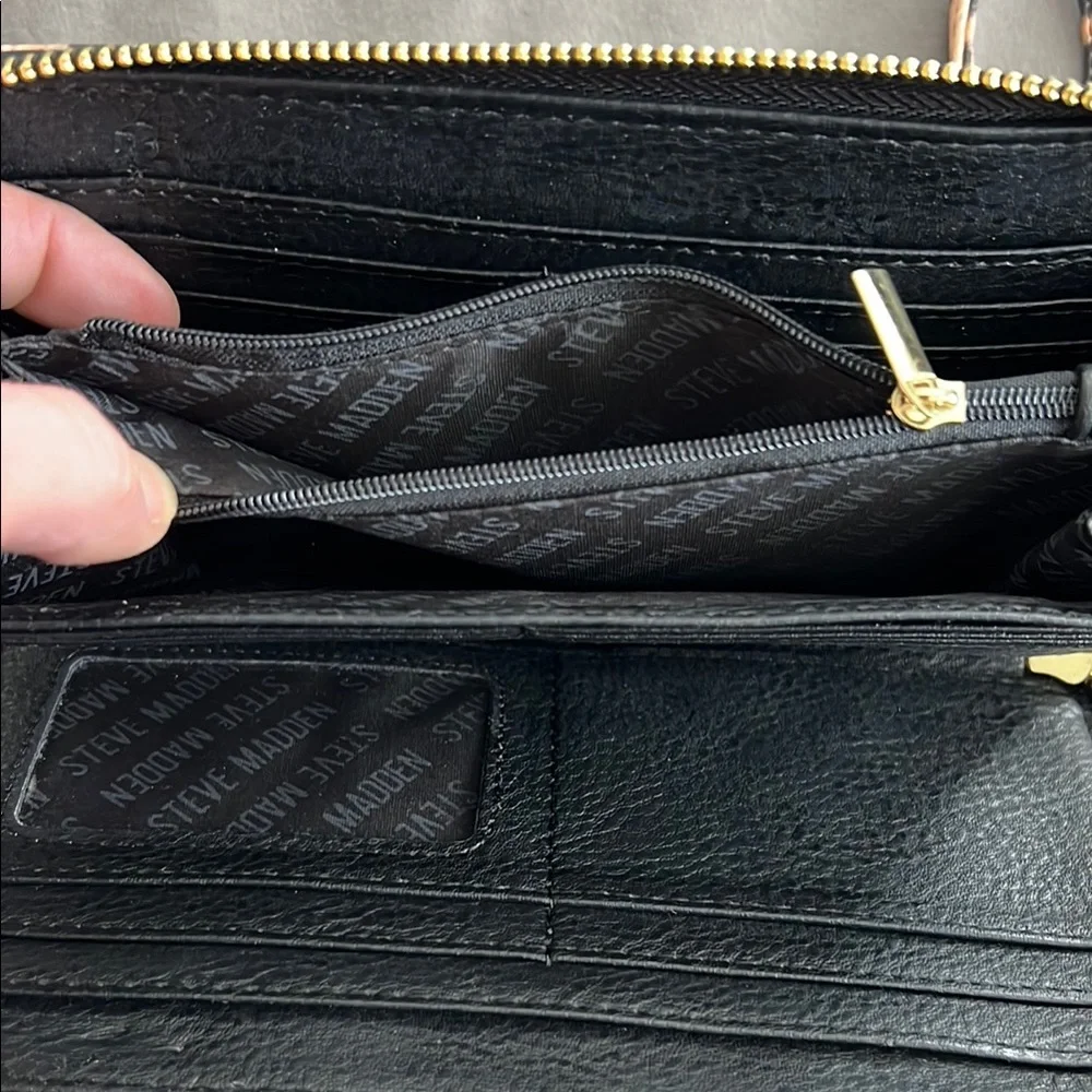 Steve Madden Leopard Print Wristlet - Picture 4 of 5